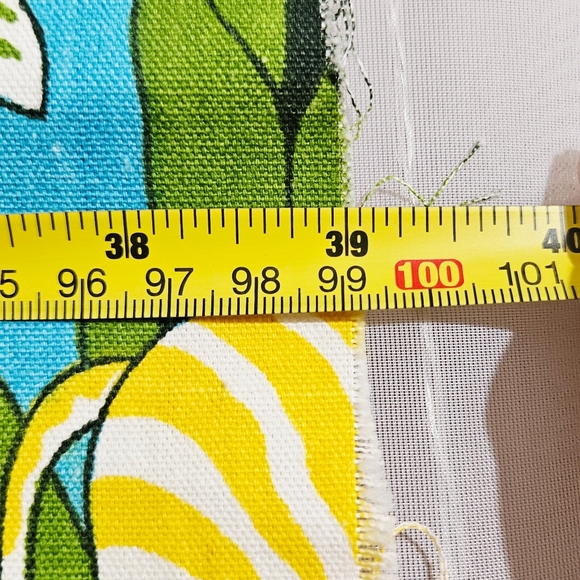 House N Home Fabric & Draperies - Vintage Jungle Theme Drapery Remnant - 1970's - Picture 6 of 10